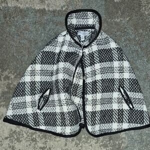 Chic Kids' Black and White Checkered Cape
